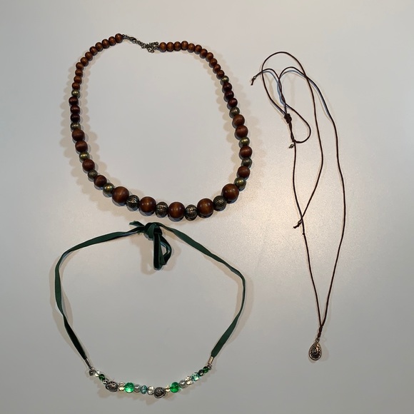 Bundle of Necklaces - Picture 1 of 2